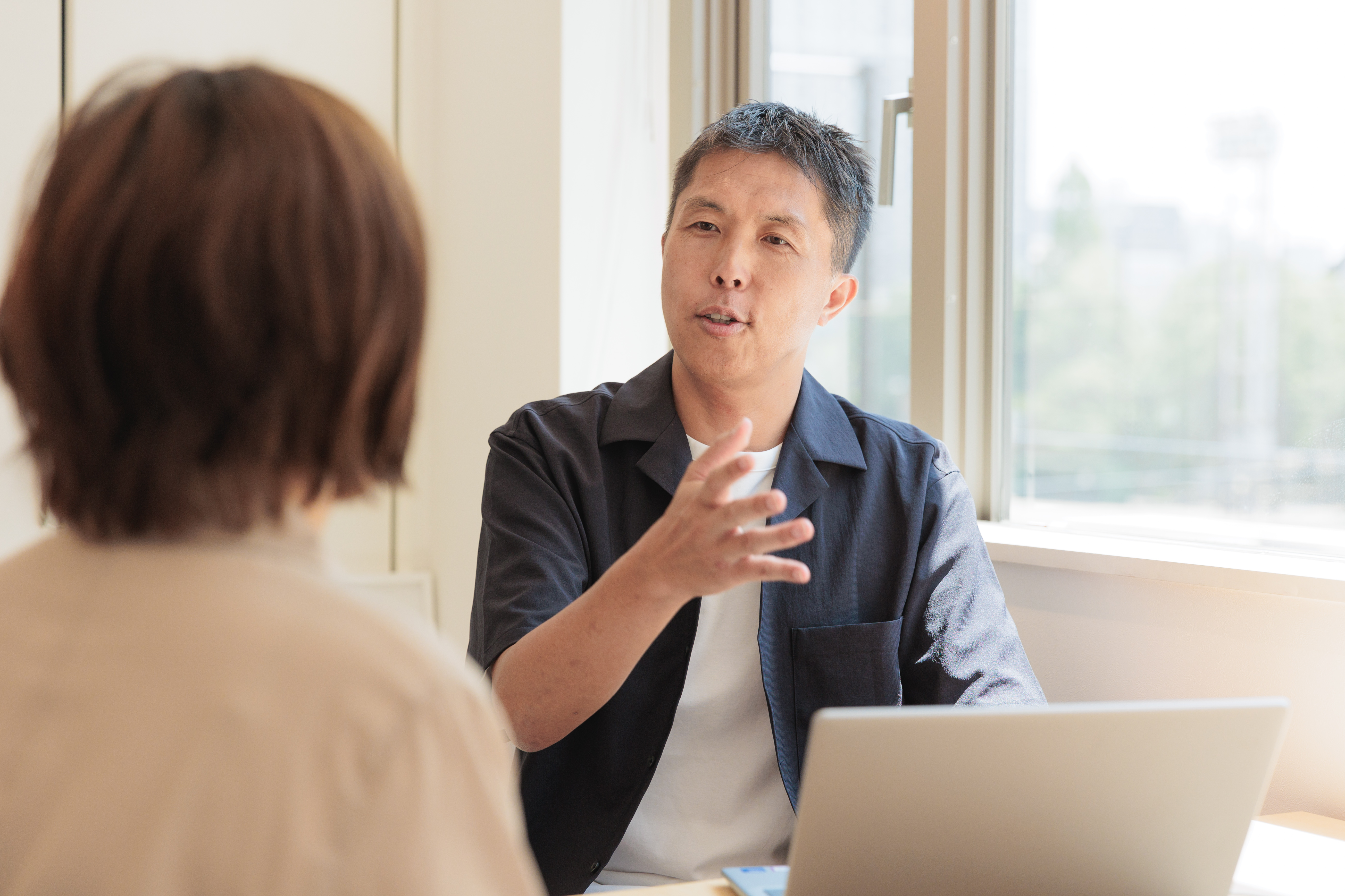 インタビュー取材・記事制作の様子